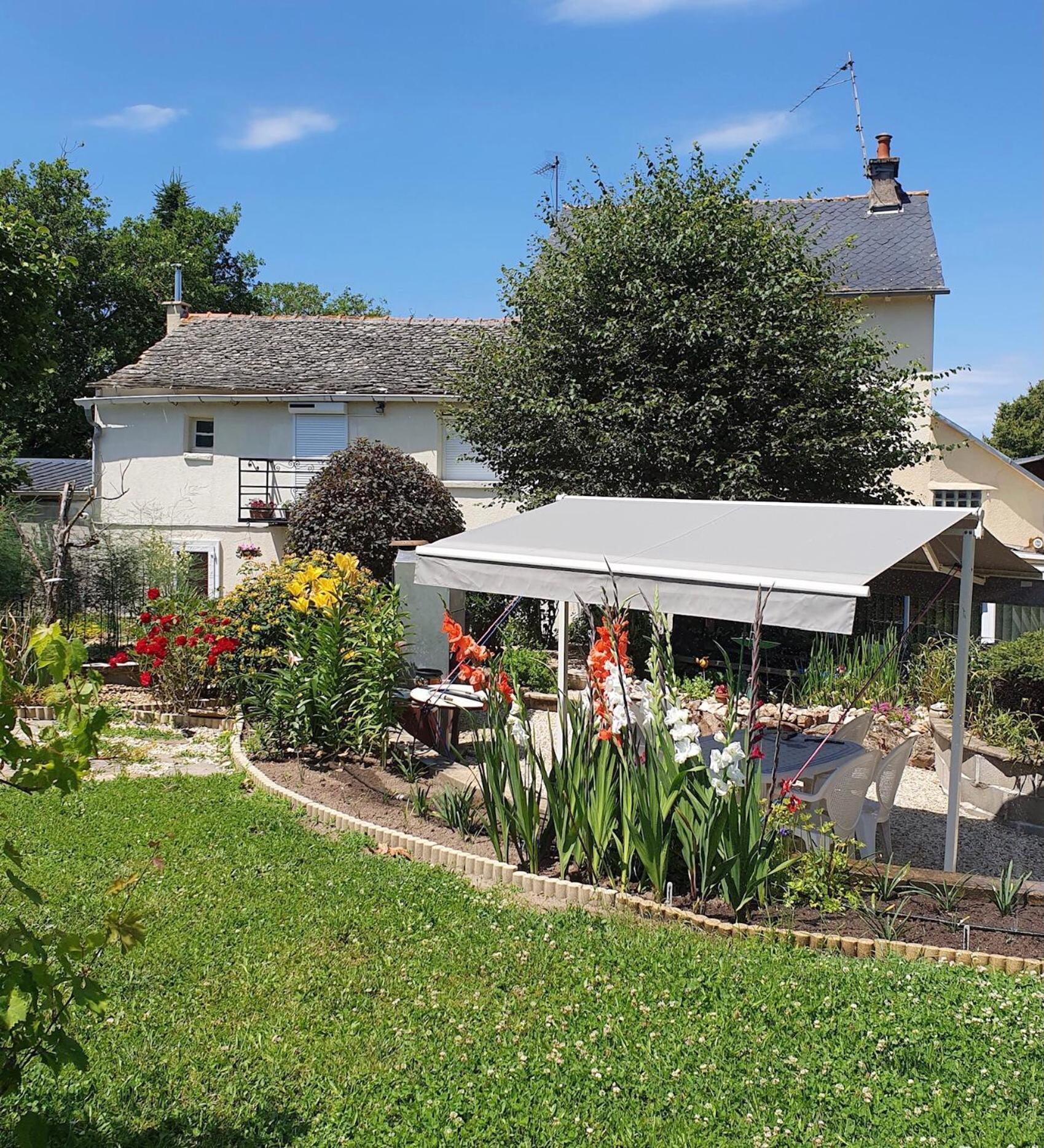 Chez Mai Private Room In Rural Country Home Auriac-Lagast Exterior foto